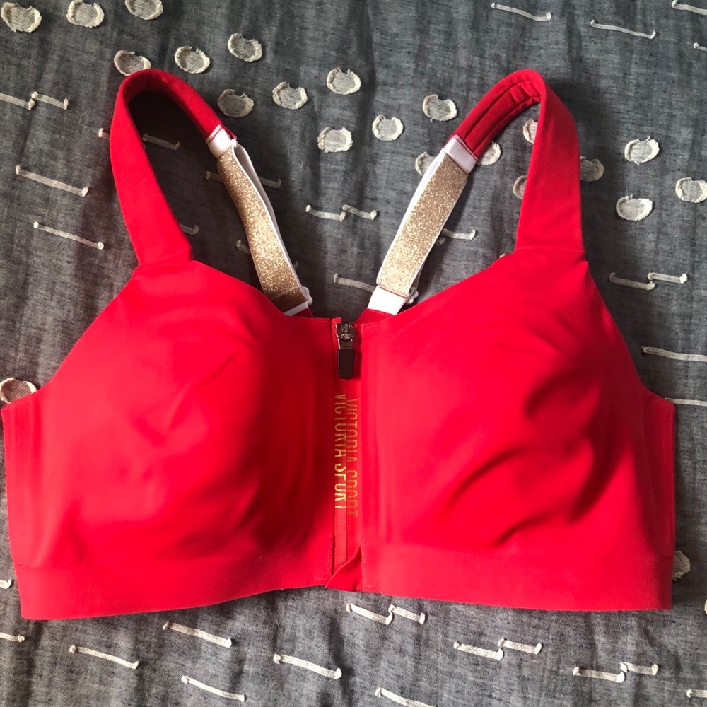 Victoria’s Secret Incredible Knockout Sports Bra